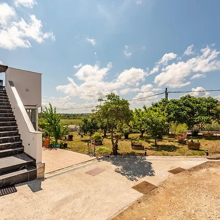 Josip Apartment Radovin